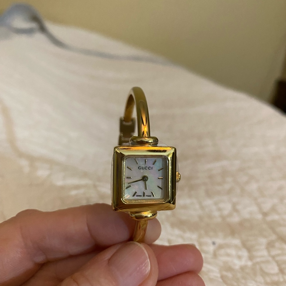 Gold Bangle Women's Watch 1900l MOP face - Picture 8 of 8